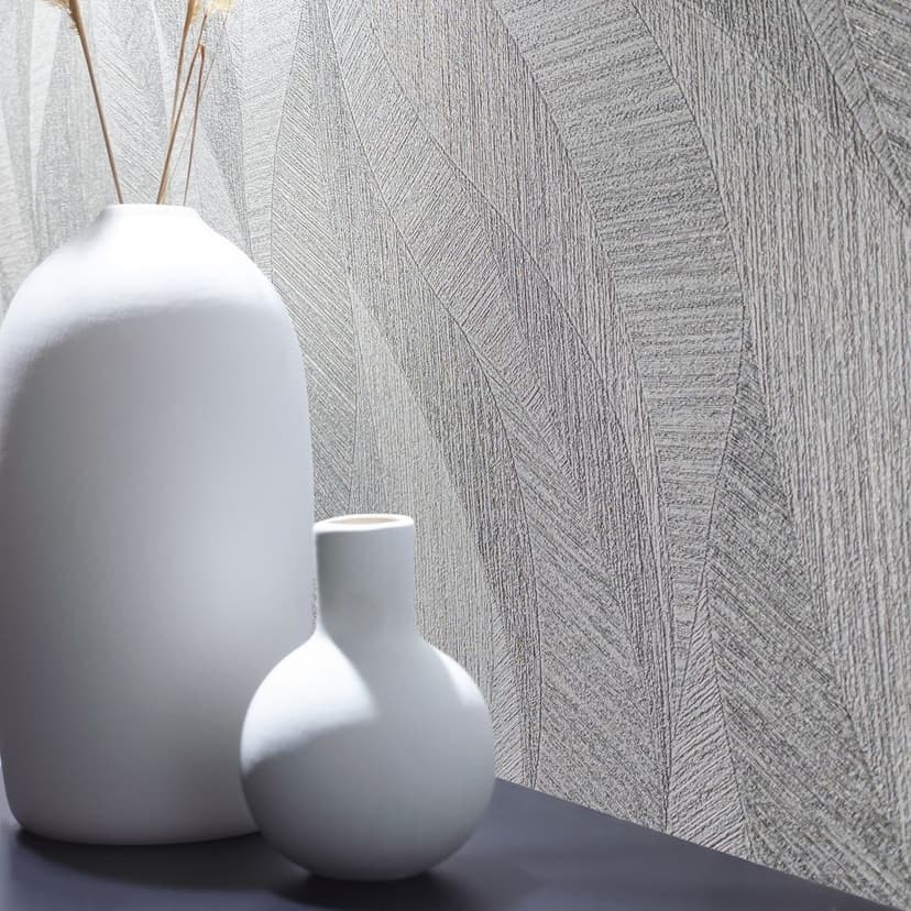 Non-woven tapet i konstnärlig våglook och grå våg