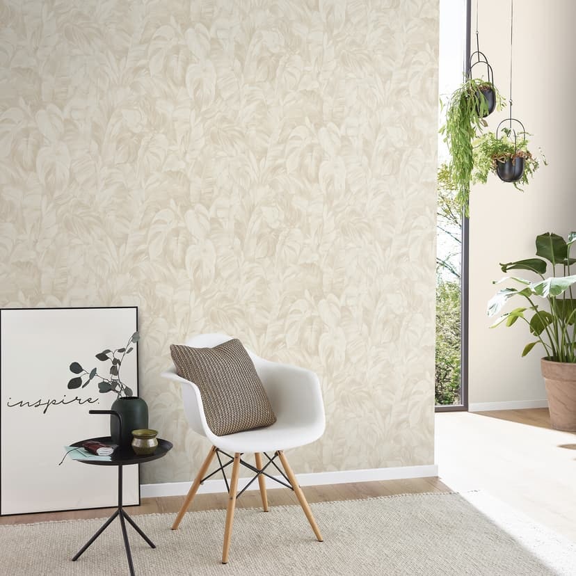 Non-woven tapet i djungel-look i creme