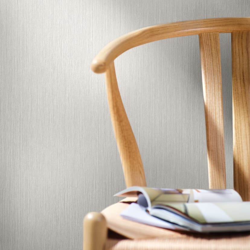Non-woven tapet med fina linjer och ljus struktur beige slät