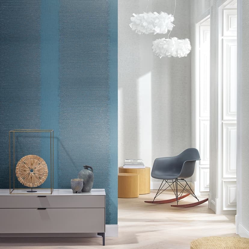 Non-woven tapet med ränder och fina linjer blå, turkos textur