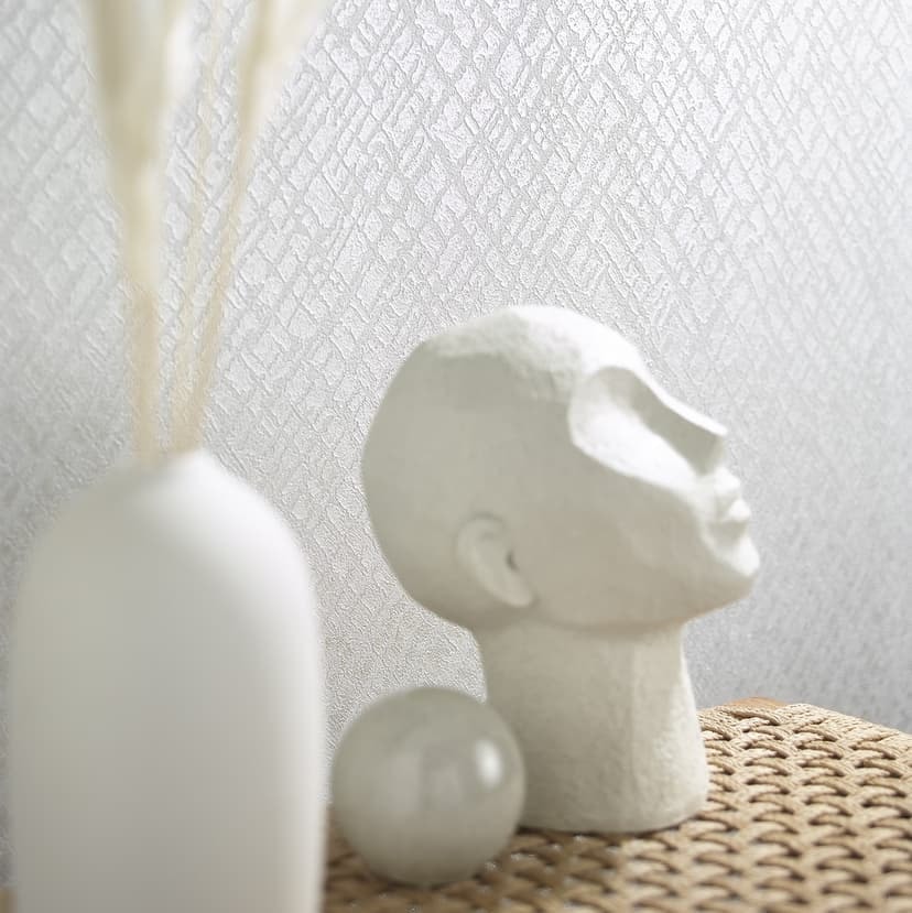 Non-woven tapet med glänsande vitt gallermotiv, pärlstruktur