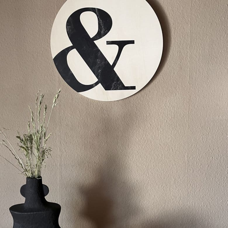 Trätavla Svart marmor Ampersand - Rund