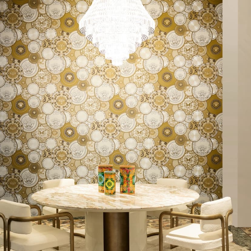 Versace Icke-vävd tapet Art De La Table Barockcirklar Medusa Meander Gold Cream