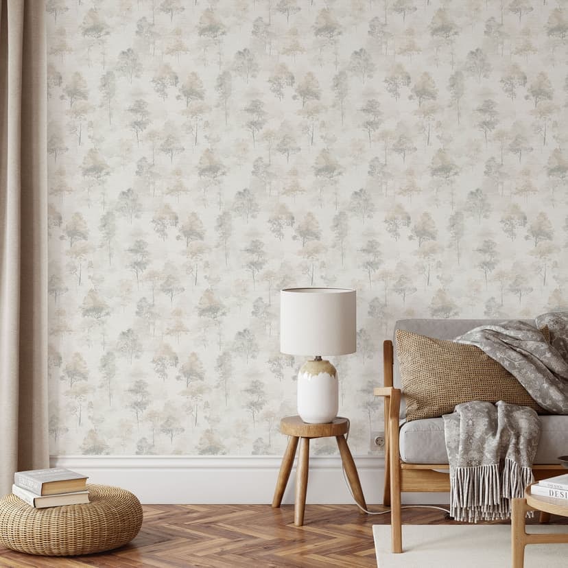 Non-woven akvarell skogstapet i gråbeige med träd som en subtil naturtapet