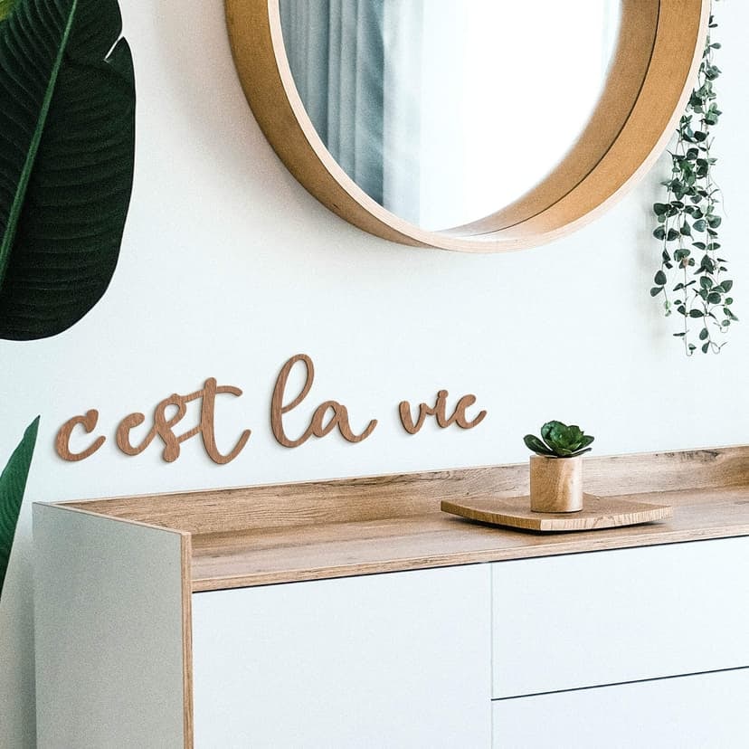 Bokstäver av trä mahogny C'est la vie