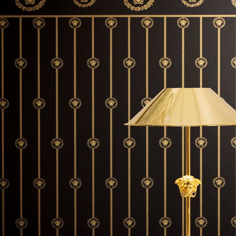 Versace Icke-vävd tapet I Love Baroque golvlist Medusa svart guld lyx