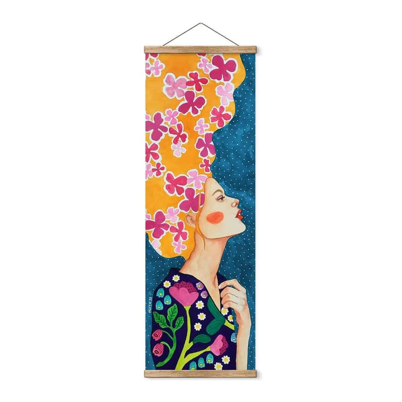 Textil poster kvinna med rosa blommor i håret - Panorama - Hülya